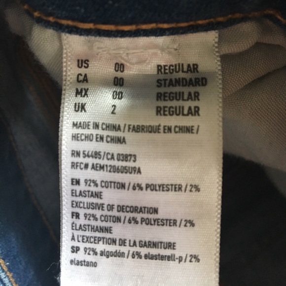 American Eagle Medium Wash Distressed Jeans - Picture 4 of 4